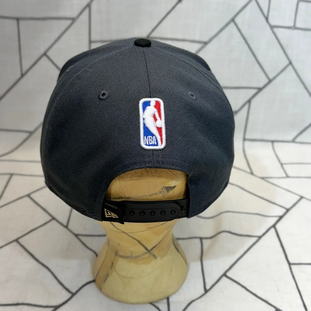 New Era Milwaukee Bucks Hat OSFM Grey 2021 NBA Champions 9FIFTY Snapback Cap